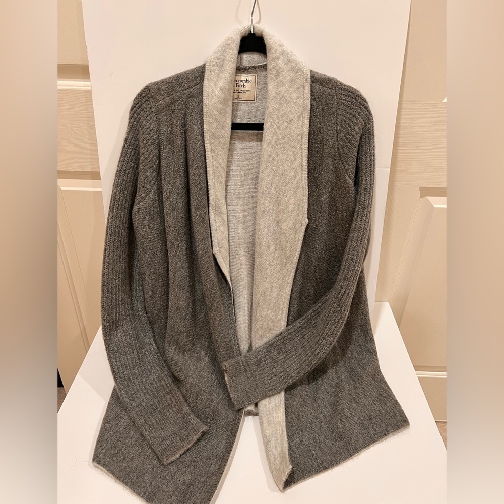 Abercrombie & Fitch womens SMALL cardigan